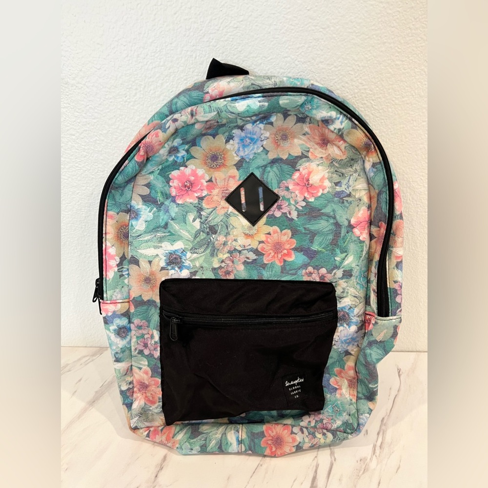 ๐ Serengetee Floral Backpack - Picture 1 of 5